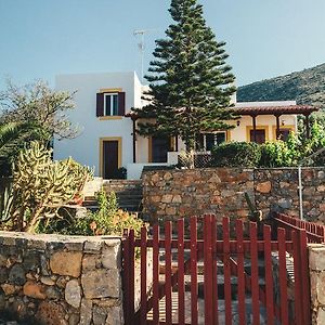 הרסוניסוס Villa Melivia Exterior photo