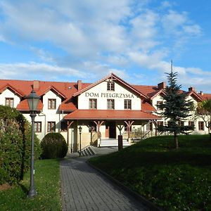 מלון קאלבאריה זברז'ידובסקה Dom Pielgrzyma Exterior photo