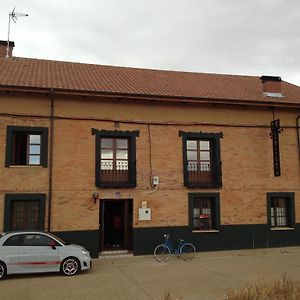 מלון Pajares de los Oteros Hostal Los Oteros Exterior photo