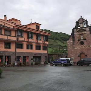 Tuña Hotel Restaurante Casa Pipo Exterior photo