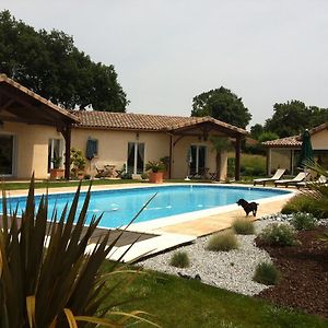 מלון קסטלז'לו Le Clos Castel - Gite Equipe Exterior photo