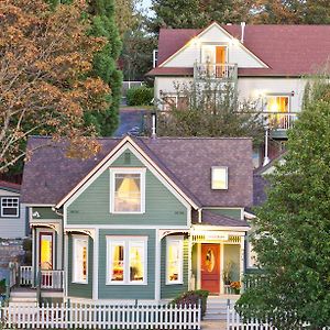 פריידי הרבור Tucker House Inn Exterior photo