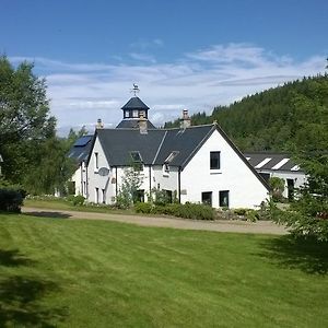 טומינטול Stronavaich Cairngorm Guest House Exterior photo