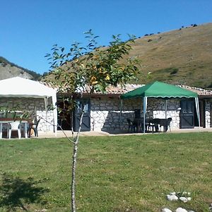 מלון San Gregorio  Chalet Vista Lago Exterior photo