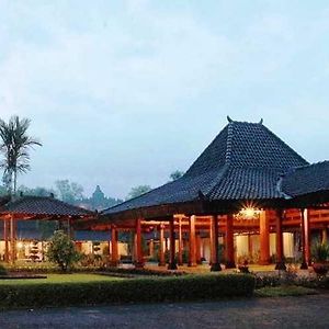 מגלאנג Manohara Resort Exterior photo
