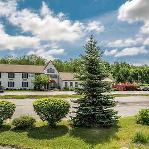 Lakeville Rodeway Inn Exterior photo