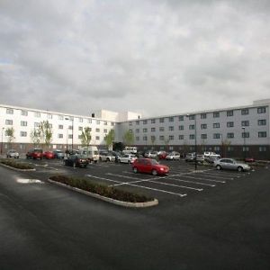 Ringway Holiday Inn Express Manchester Airport Exterior photo