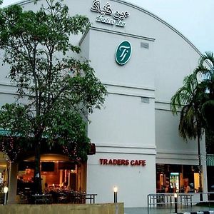 בנדר סרי בגאוואן Traders Inn Brunei Exterior photo