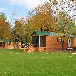 Elkhart Lake Plymouth Rock Camping Resort Deluxe Cabin 15 Exterior photo