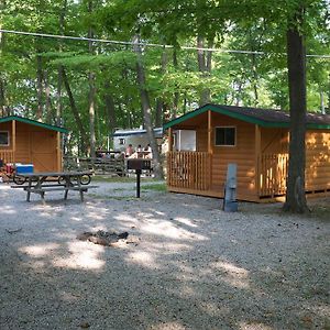 Elkhart Lake Plymouth Rock Camping Resort Studio Cabin 2 Exterior photo