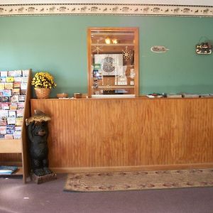 Loudonville Mohican Little Brown Inn Interior photo