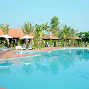 Bavico Resort & Spa Tam Giang - הואה Exterior photo