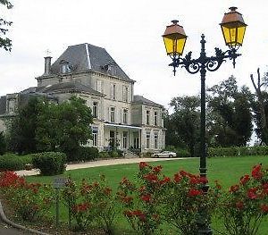 Hotel Domaine Du Breuil קונייאק Exterior photo