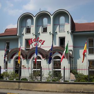 אורבסאנו J Hotel Exterior photo