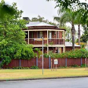 רוקינגהאם Anchorage Guest House And Self-Contained Accommodation Exterior photo