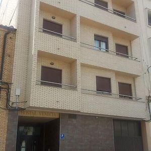 מלון Monzón Hostal Venecia II Exterior photo