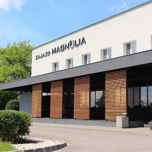 Pomiechówek Zajazd Magnolia-Airport Modlin Exterior photo