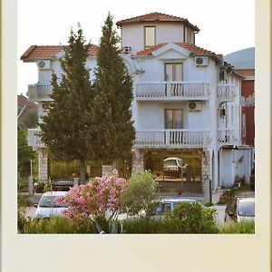 באר Guest House Lukac Exterior photo