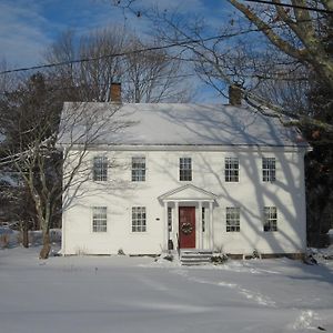 Granville Ferry Grand Oak Manor Bed And Breakfast Exterior photo