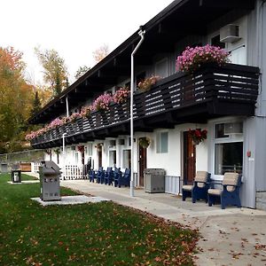 האליברטון Lakeview Motel Exterior photo