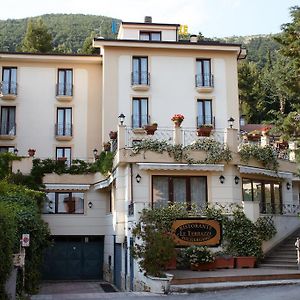 סן ג'יואבאני רוטונדו Hotel Ristorante Le Terrazze Sul Gargano Exterior photo