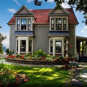 Baddeck Inlet Dunlop Inn Exterior photo