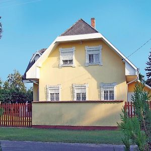 Balatonujlak Holiday Home In Balatonmariafuerdo 19257 Exterior photo