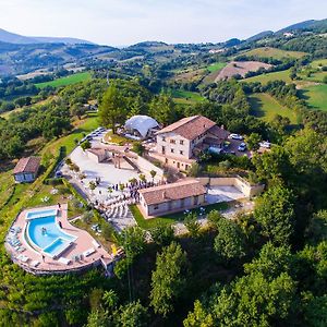 פבריאנו La Castellaia Resort Exterior photo