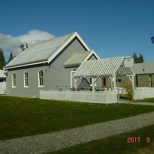 הוילה אופיר St Andrews Church Nave Exterior photo