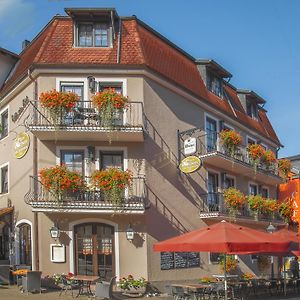 מטלאך Hotel Restaurant Zum Schwan Exterior photo