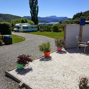 מלון Picton'S Waikawa Bay Holiday Park Exterior photo