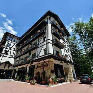 Căpăţîneni-Ungureni Hotel Posada Vidraru Exterior photo