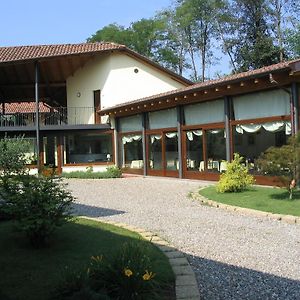 Sannazzaro de' Burgondi Albergo Giardino Exterior photo