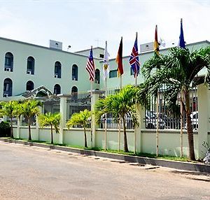 Awoshie Crystal Palm Hotel Exterior photo