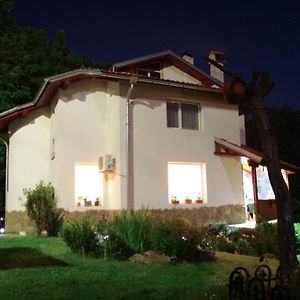 אפרילצי Villa Diva Exterior photo