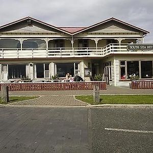 Half-moon Bay South Sea Hotel - Stewart Island Exterior photo