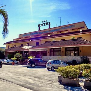 קאסרטה Hotel Ristorante Belvedere Exterior photo