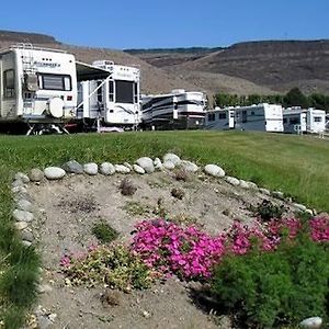 Trinidad Crescent Bar Rv Resort Exterior photo