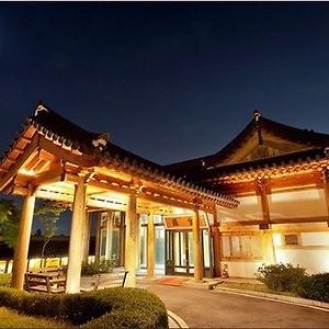 גייאונגג'ו Millennium Palace Resort And Spa Ragung Exterior photo