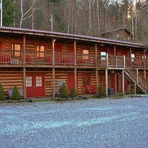 Slade Black Bear Lodge Motel Exterior photo