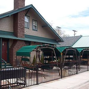 וויליאמס Buffalo Pointe Inn Exterior photo