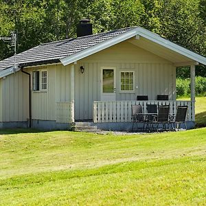 Reed Two-Bedroom Holiday Home In Utvik 2 Exterior photo