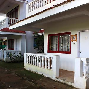 Marmagao Raj Resort, Bogmalo Beach, Goa Exterior photo