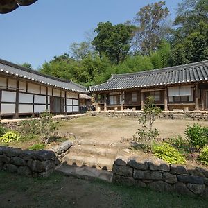 מלון Boseong Jinrae Lee'S Traditional House Exterior photo