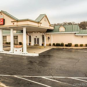 Econo Lodge Inn & Suites למברטון Exterior photo