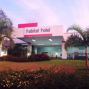 Habitat Hotel פיראסונונגה Exterior photo