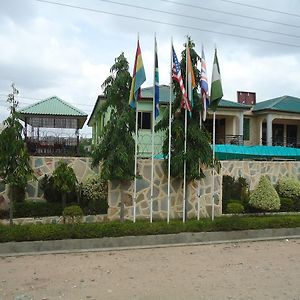 Kwabenya Dokua Royal Hotel Exterior photo