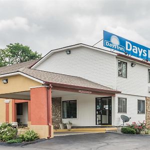 Days Inn By Wyndham בלומינגטון Exterior photo