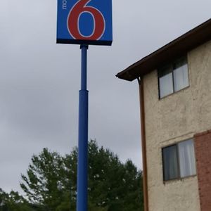 מורהד Motel 6 Exterior photo