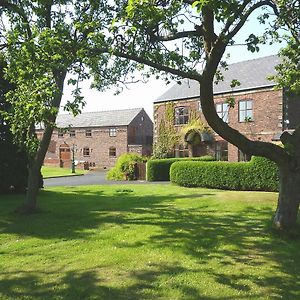 מלון צ'ורלי Parr Hall Farm, Eccleston Exterior photo